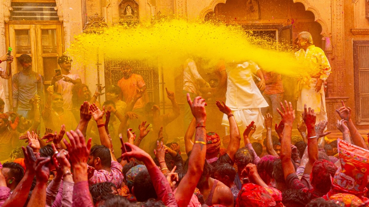 Tour package - Holi Special Pushkar Trip – March in Rajasthan, India
